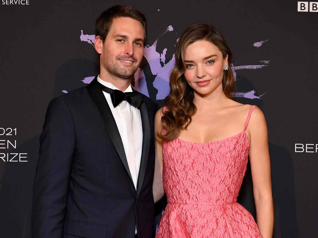 261 mijë njerëz morën një letër që u ndryshoi jetën! Gjesti i jashtëzakonshëm i Miranda Kerr dhe CEO-s së Snapchat